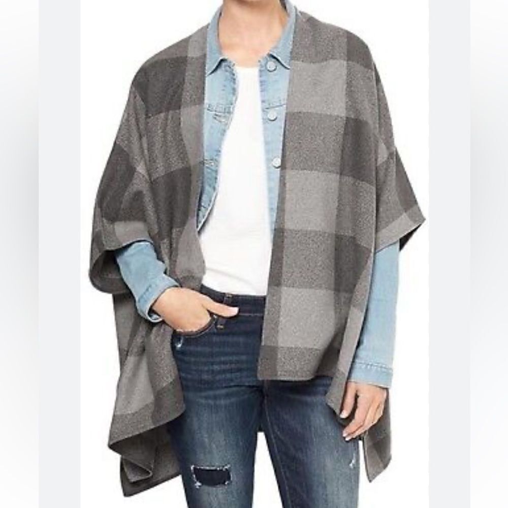 GAP Buffalo Plaid Poncho Outerwear M/L